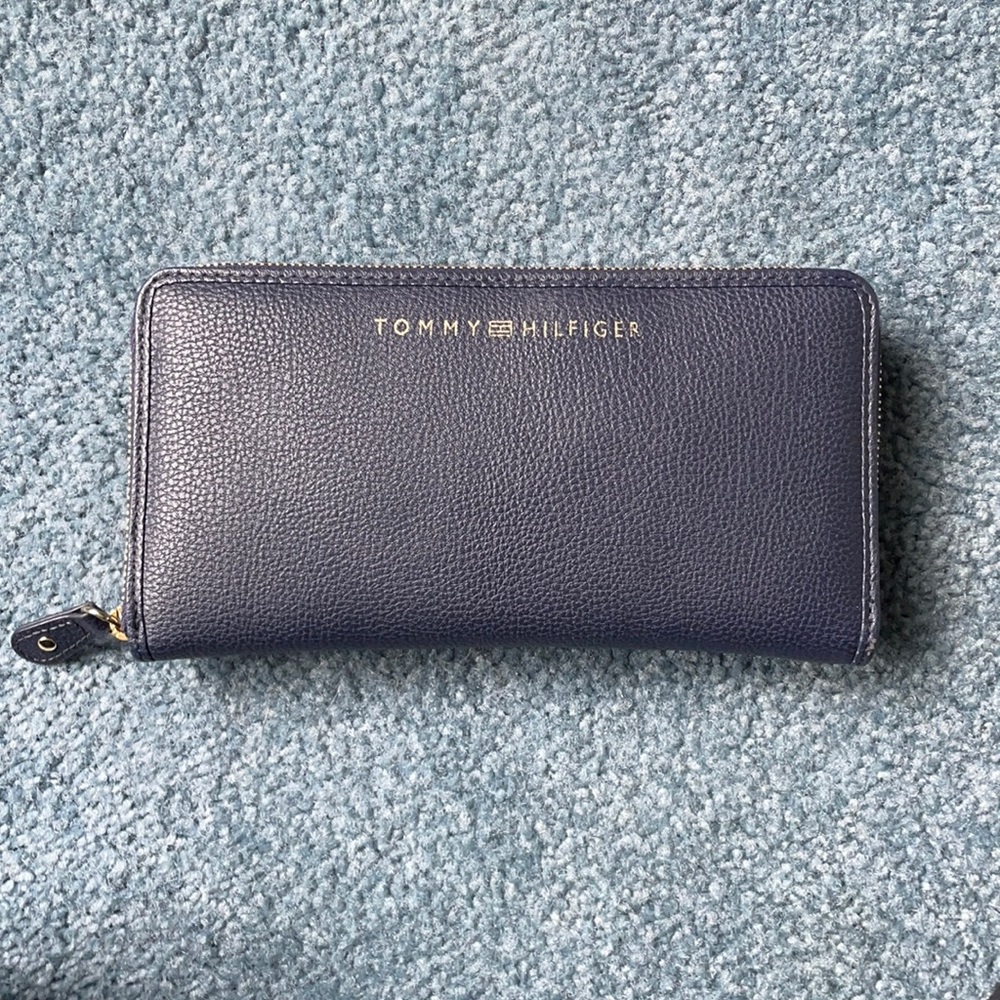 Tommy Hilfiger wallet